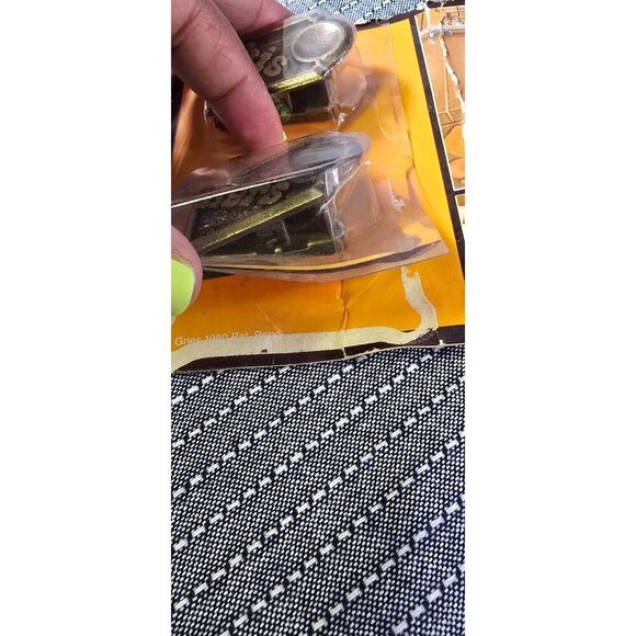 Vintage Homecraft Mighty Magnets HIS & HERS Refrigerator Memo Holders - Picture 3 of 4